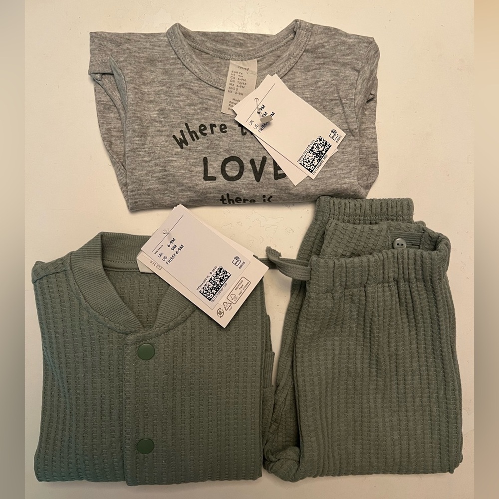 NWT Gray and Green Baby Outfit Set size 6-9 months